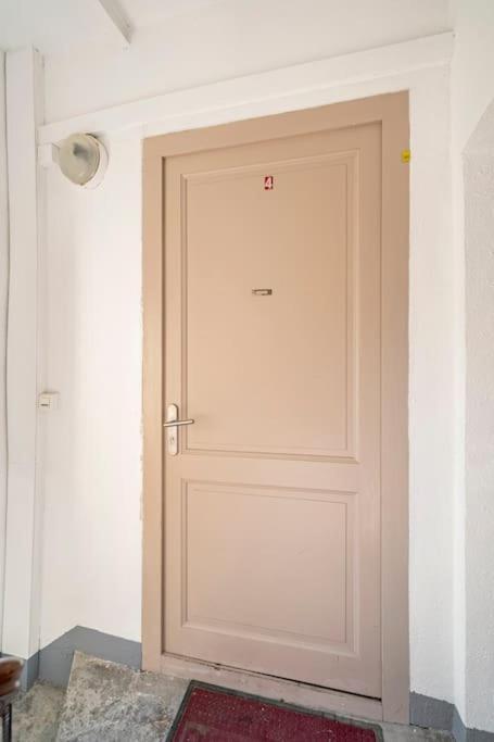 Superbe Appartement Intramuros Авиньон Экстерьер фото